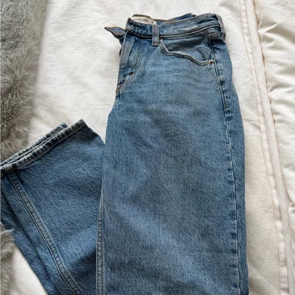 Abercrombie Mid-Rise Straight Jeans - Picture 2 of 5